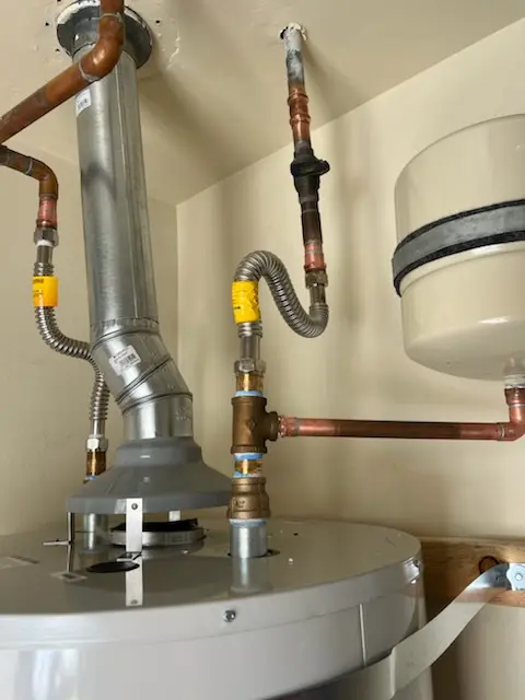 Water heater installation and plumbing repair in Plantation Gardens